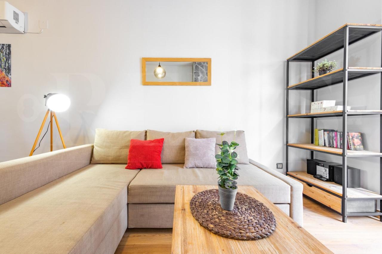 Lägenhet Cozy Flat With Common Pool & Parking - Center By Rems *